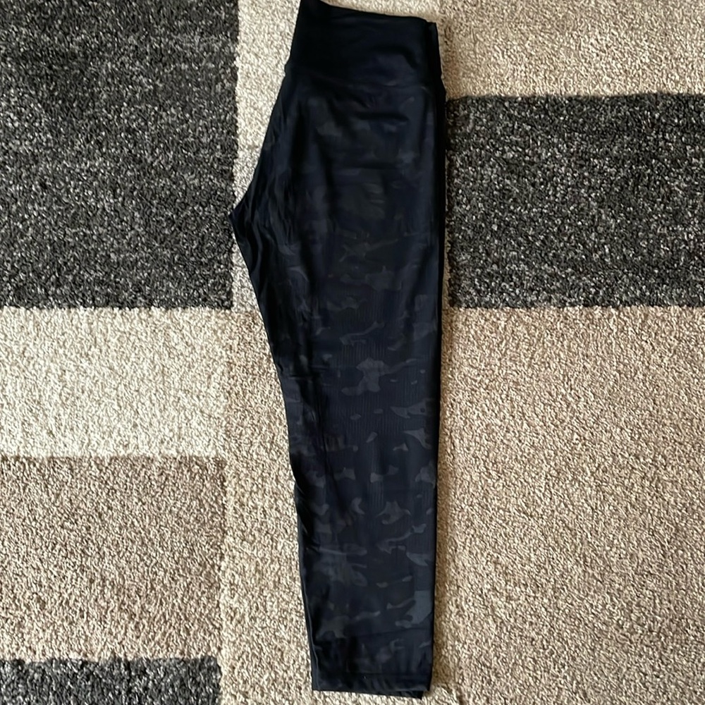 Zyia Battleship Camo Luxe, 7/8 length